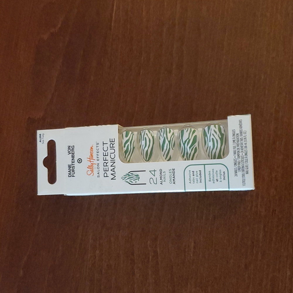 Diane von Furstenberg X Sally Hansen Nails